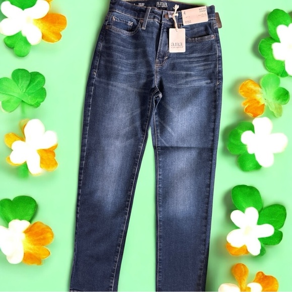 Women’s a.n.a Jeans High-Rise Dark Rinse Straight Leg Size 4 NWT - Picture 3 of 15